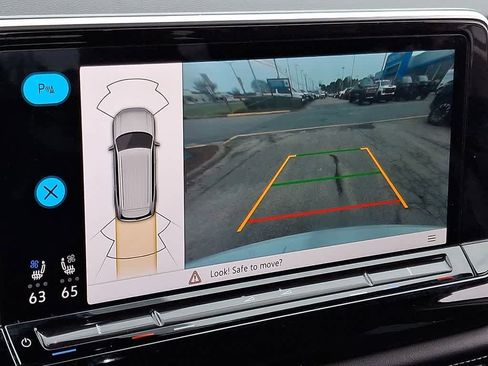 Used 2024 Volkswagen Atlas SE image 17