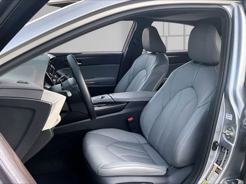 Used 2019 Toyota Avalon XLE image 20