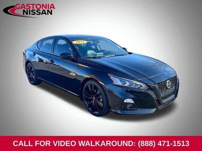 Used 2022 Nissan Altima 2.5 SR w/ Midnight Edition Package