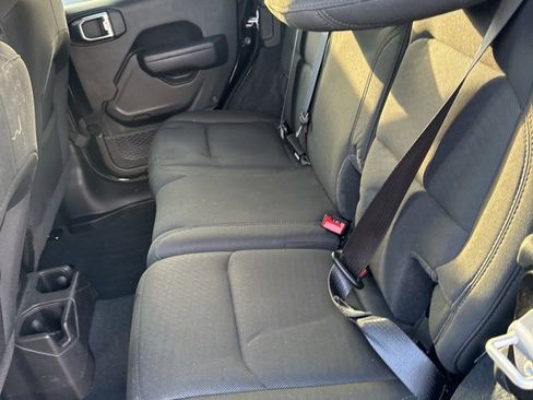 Used 2022 Jeep Wrangler Unlimited Sport image 14