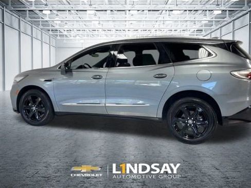 Used 2023 Buick Enclave Essence w/ Sport Touring Edition image 7