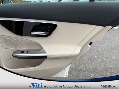 Used 2025 Mercedes-Benz C 300 4MATIC Sedan image 25