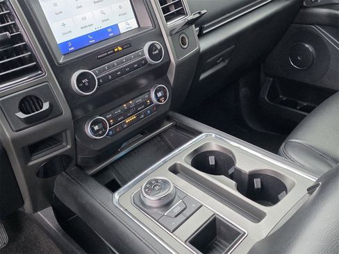 Used 2021 Ford Expedition XLT image 17