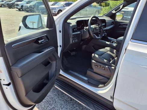 Used 2025 Chevrolet Tahoe LT AWD/4WD image 18