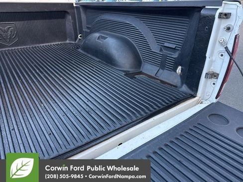 Used 2013 RAM 1500 Classic SLT image 31