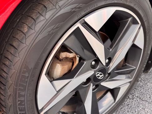 Used 2022 Hyundai Elantra Limited FWD image 30