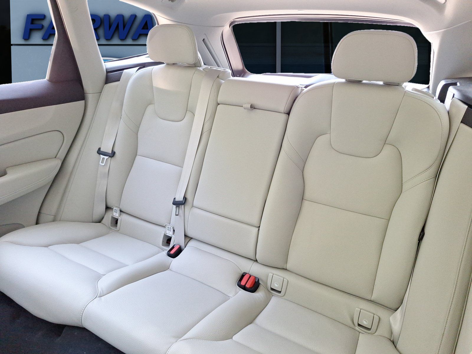 Used 2024 Volvo XC60 B5 Plus w/ Protection Package Premier AWD/4WD image 12