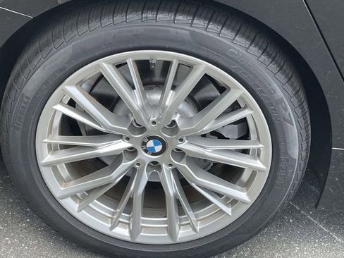 Used 2023 BMW 330i xDrive Sedan w/ Premium Package AWD/4WD image 5