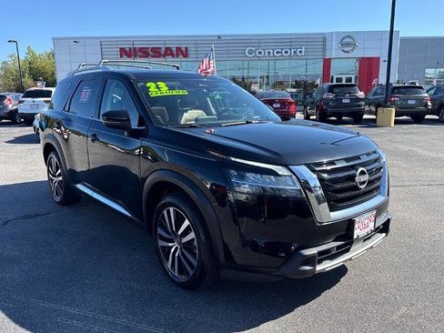 Certified 2023 Nissan Pathfinder Platinum w/ Lighting Package (N92) AWD/4WD image 1