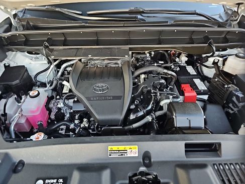 Certified 2024 Toyota Highlander XLE AWD/4WD image 23