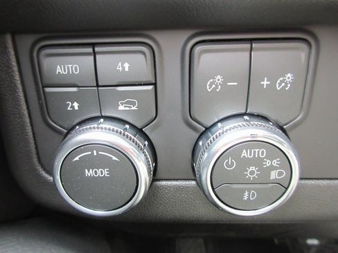 New 2026 GMC Yukon XL Denali w/ Sun & Power Step Package image 17