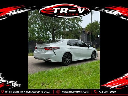 Used 2023 Toyota Camry SE FWD image 4