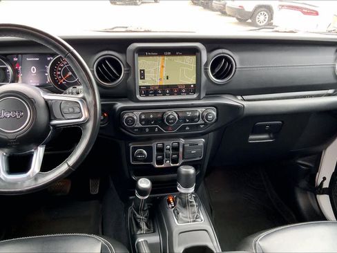 Used 2022 Jeep Wrangler Unlimited Sahara w/ Cold Weather Group AWD/4WD image 7