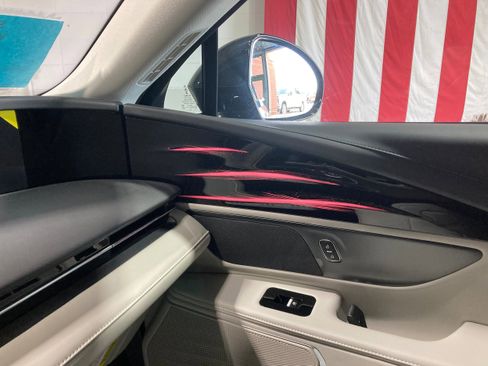 Used 2026 Lincoln Nautilus Premier image 25