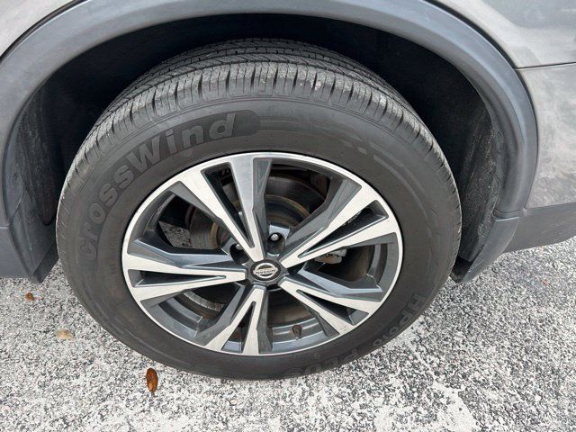 Used 2019 Nissan Rogue SV w/ Premium Package FWD image 20