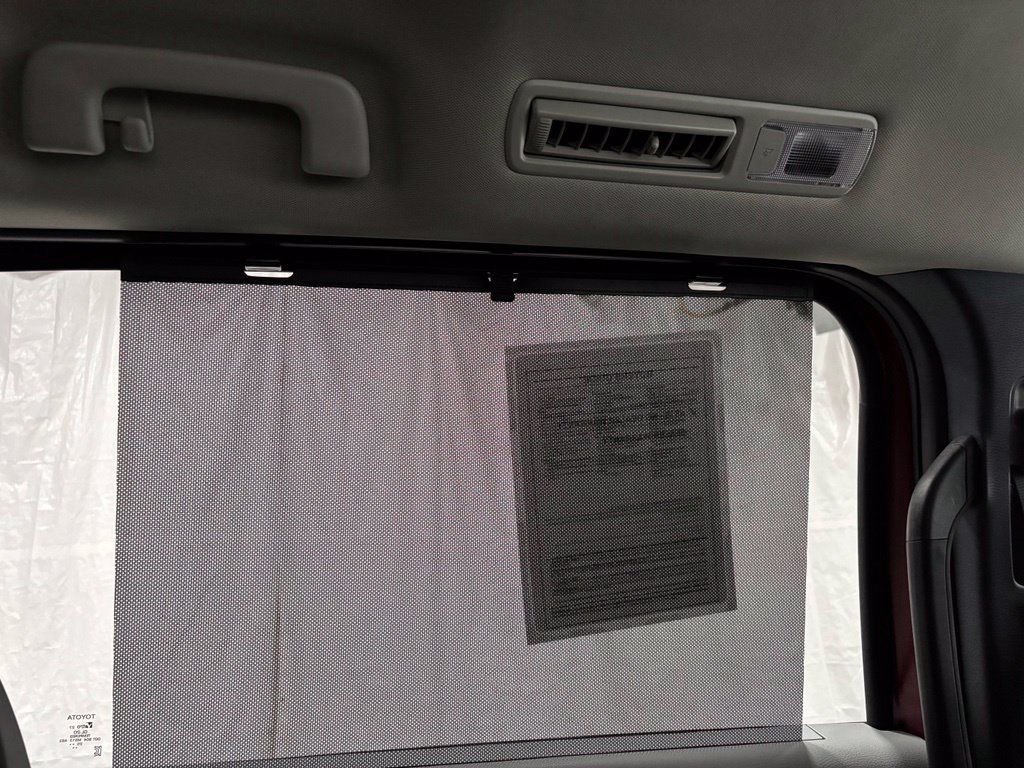Used 2026 Toyota Sienna XLE AWD/4WD image 46