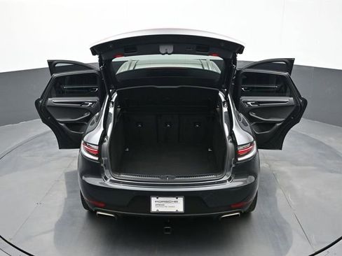 Certified 2020 Porsche Macan image 28