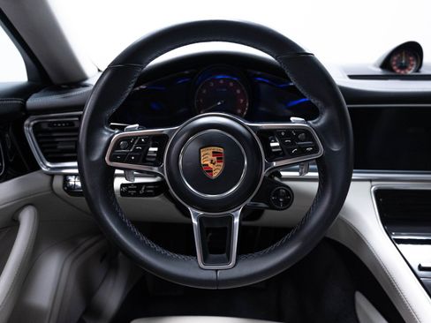 Used 2019 Porsche Panamera 4 AWD/4WD image 40