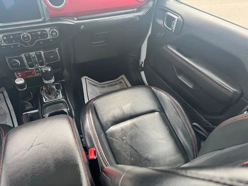 Used 2023 Jeep Gladiator Rubicon w/ Cold Weather Group image 20