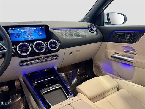 Certified 2025 Mercedes-Benz GLA 250 4MATIC image 23