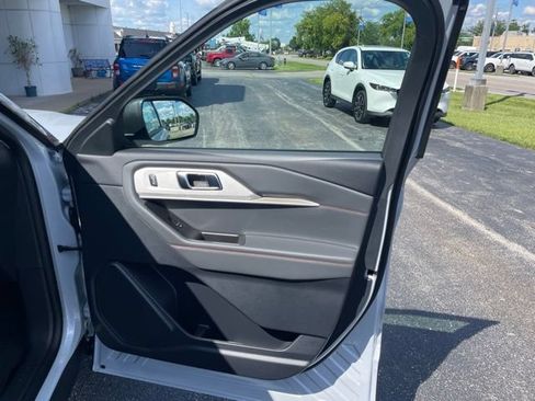 New 2026 Ford Explorer Active w/ Active Comfort Package AWD/4WD image 38