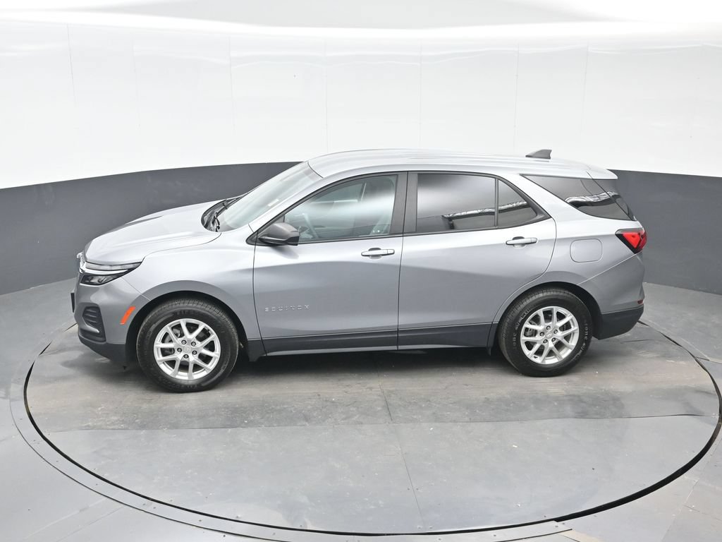 Used 2023 Chevrolet Equinox LS FWD image 27