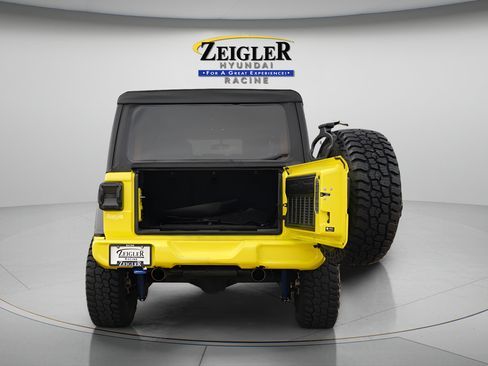 Used 2023 Jeep Wrangler Unlimited Sport AWD/4WD image 10