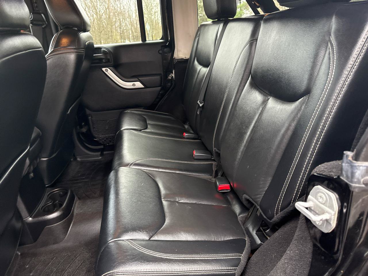 Used 2016 Jeep Wrangler Unlimited Rubicon AWD/4WD image 30