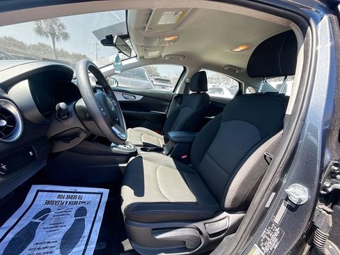 Used 2024 Kia Forte LX image 23