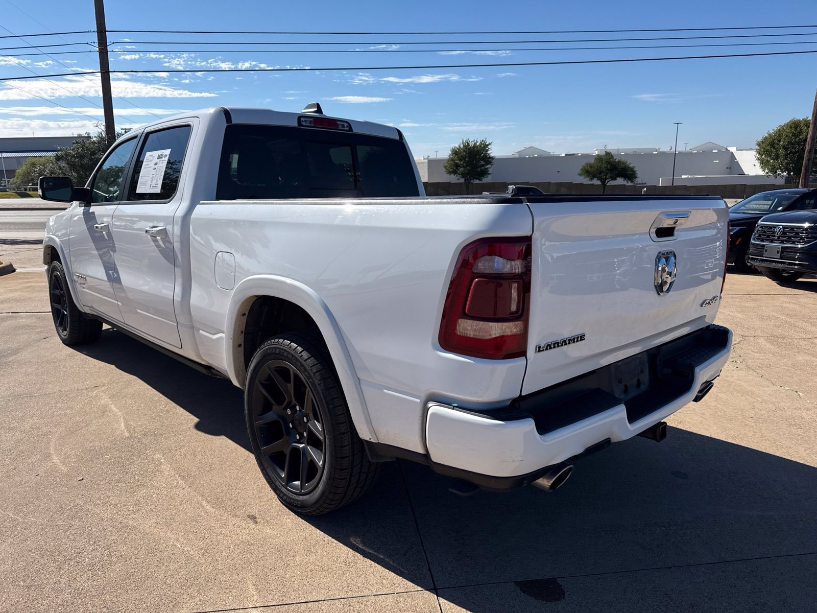 Used 2022 RAM 1500 Laramie AWD/4WD image 5