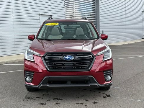 Used 2023 Subaru Forester Premium AWD/4WD image 2