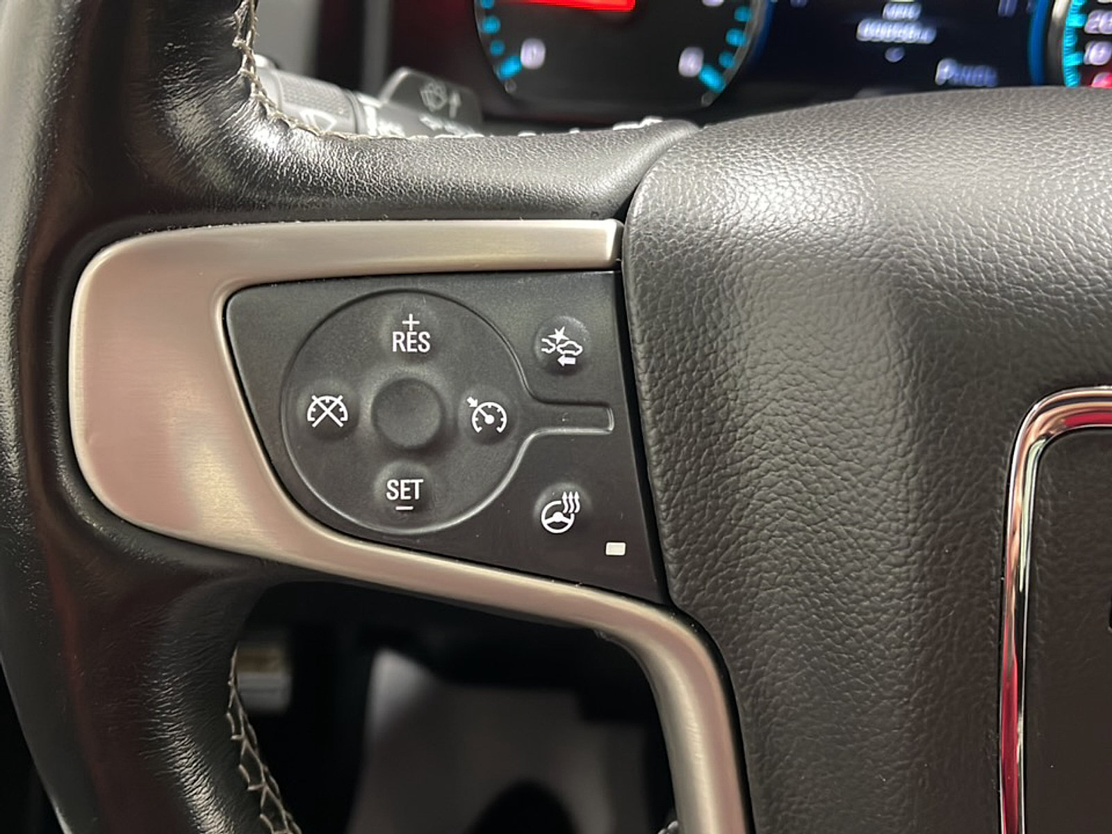 Used 2020 GMC Yukon Denali w/ Denali Premium Package AWD/4WD image 6
