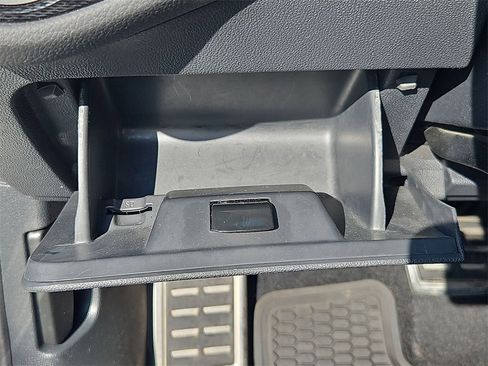 Used 2017 Volkswagen GTI Sport image 29