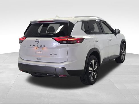 Used 2024 Nissan Rogue SL AWD/4WD image 25