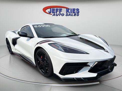 Used 2025 Chevrolet Corvette Stingray Coupe RWD image 3