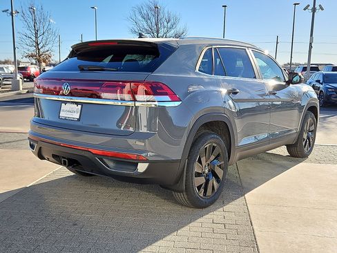 New 2026 Volkswagen Atlas Cross Sport SE image 4