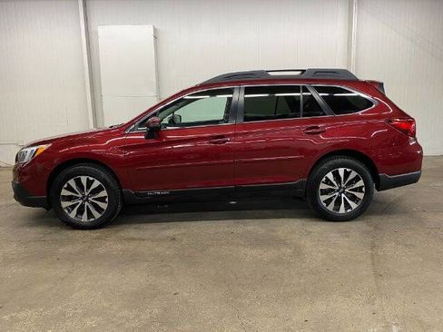 Used 2015 Subaru Outback 3.6R Limited image 2