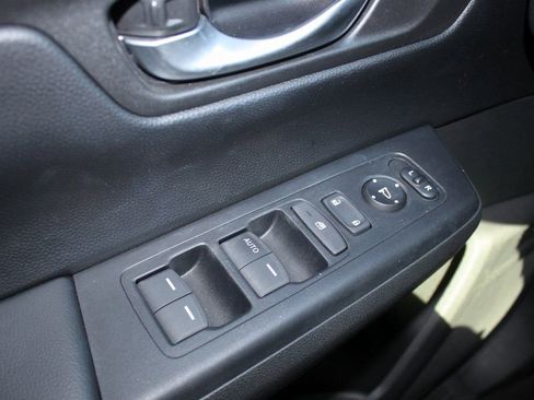 Used 2024 Honda CR-V LX image 12