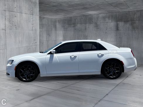 Used 2021 Chrysler 300 S RWD image 3