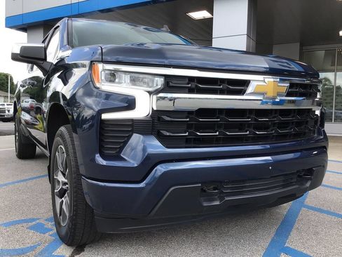 Used 2022 Chevrolet Silverado 1500 LT AWD/4WD image 44