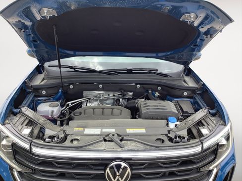 New 2026 Volkswagen Atlas Cross Sport SE FWD image 12