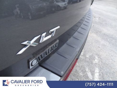Used 2023 Ford Explorer XLT w/ Class IV Trailer Tow Package AWD/4WD image 8