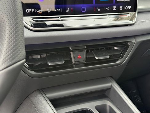 New 2026 Volkswagen Tiguan SE R-Line image 22