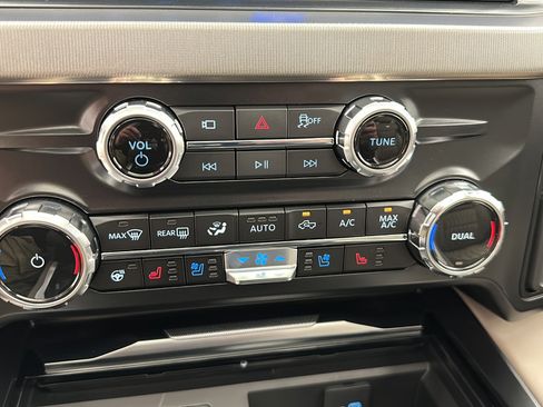 New 2026 Ford F350 Platinum w/ Platinum Plus Package AWD/4WD image 24