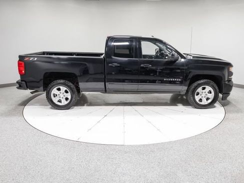 Used 2018 Chevrolet Silverado 1500 LT w/ All Star Edition AWD/4WD image 27