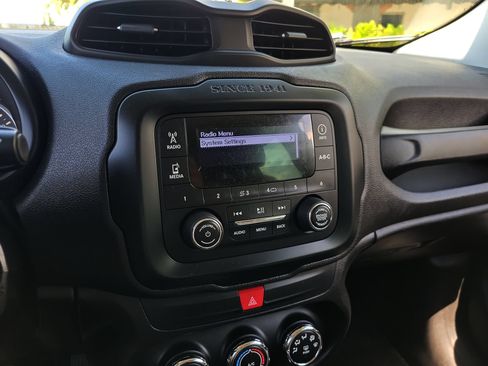 Used 2017 Jeep Renegade Sport w/ Power & Air Group FWD image 22