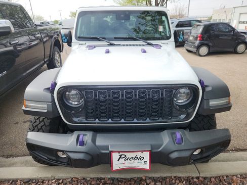 Used 2024 Jeep Wrangler Willys image 2
