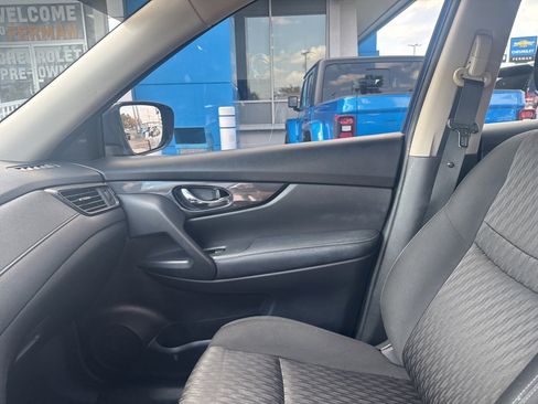 Used 2018 Nissan Rogue SV image 20