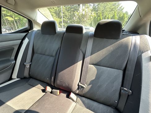 Used 2021 Nissan Versa SV FWD image 8