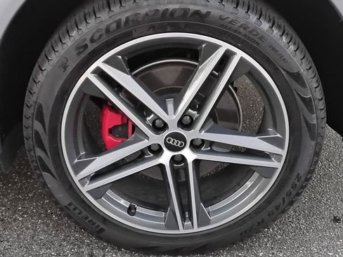 Certified 2025 Audi Q5 e Premium Plus w/ Premium Plus Package image 13